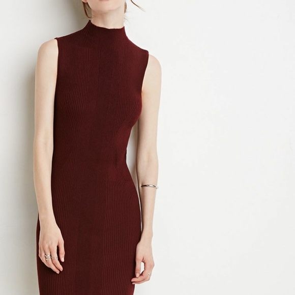 Forever 21 Dresses & Skirts - Flattering knee length dress